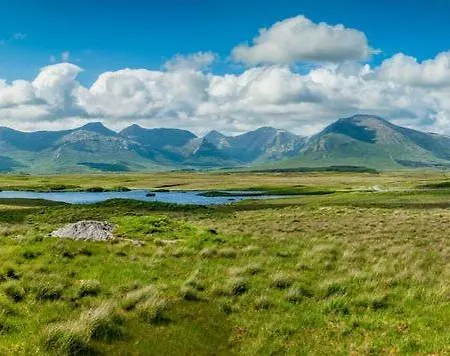 Glen Cottages, Clifden, Co. Galway - 3 Bedrooms Sleeps 5 Vakantiehuis