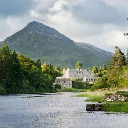 Glen Cottages, Clifden, Co. Galway - 3 Bedrooms Sleeps 5 *