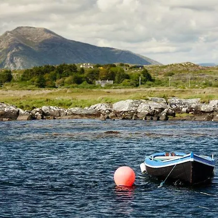 Glen Cottages, Clifden, Co. Galway - 3 Bedrooms Sleeps 5